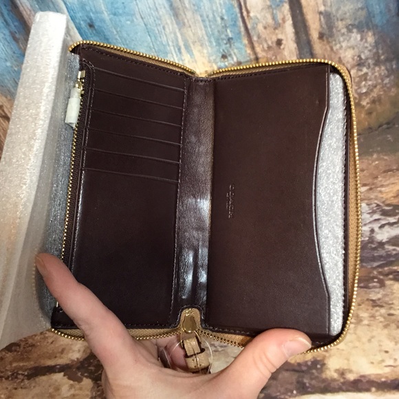 NIB COACH GOLD GLITTER WRISTLET WALLET PHONE - Picture 5 of 6